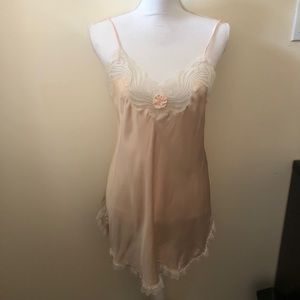 💕NEW WITH TAGS💕 Vintage Christian Dior Lace Slip